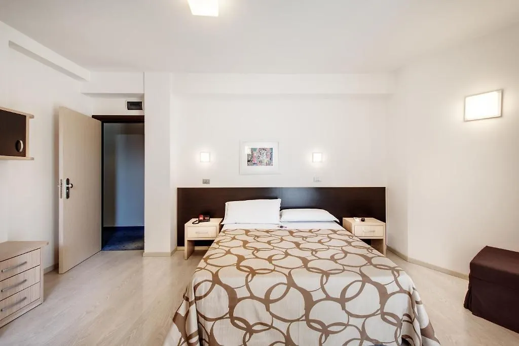 Hotel Fenix-1
