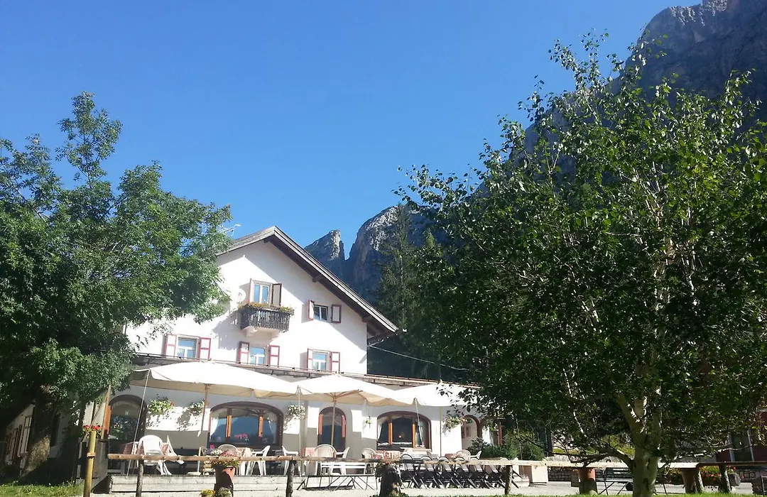 Hotel Fiames-1