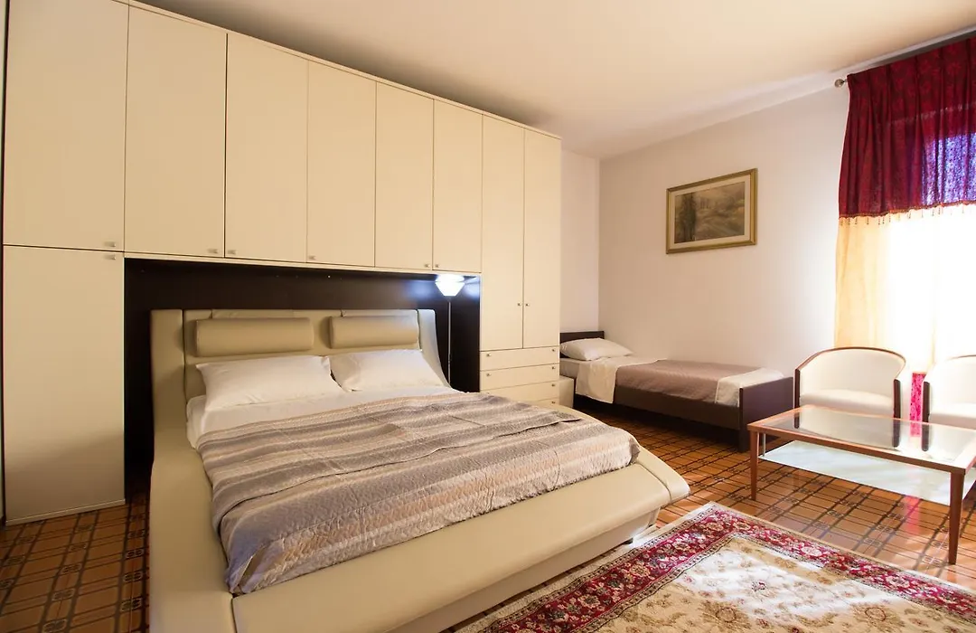 Dreambnb-1