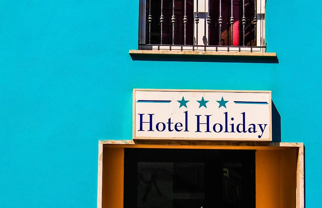 Hotel Holiday-1