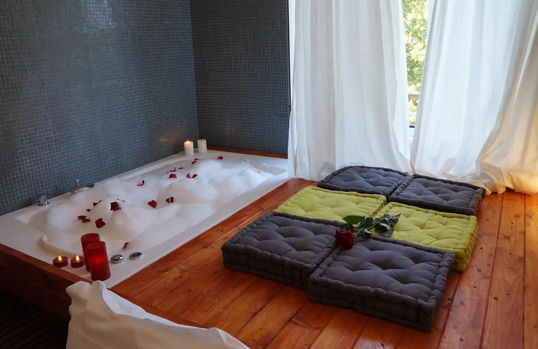 Jacuzzi Rooms-1