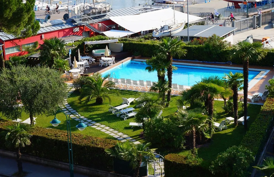 Hotel Riviera-1