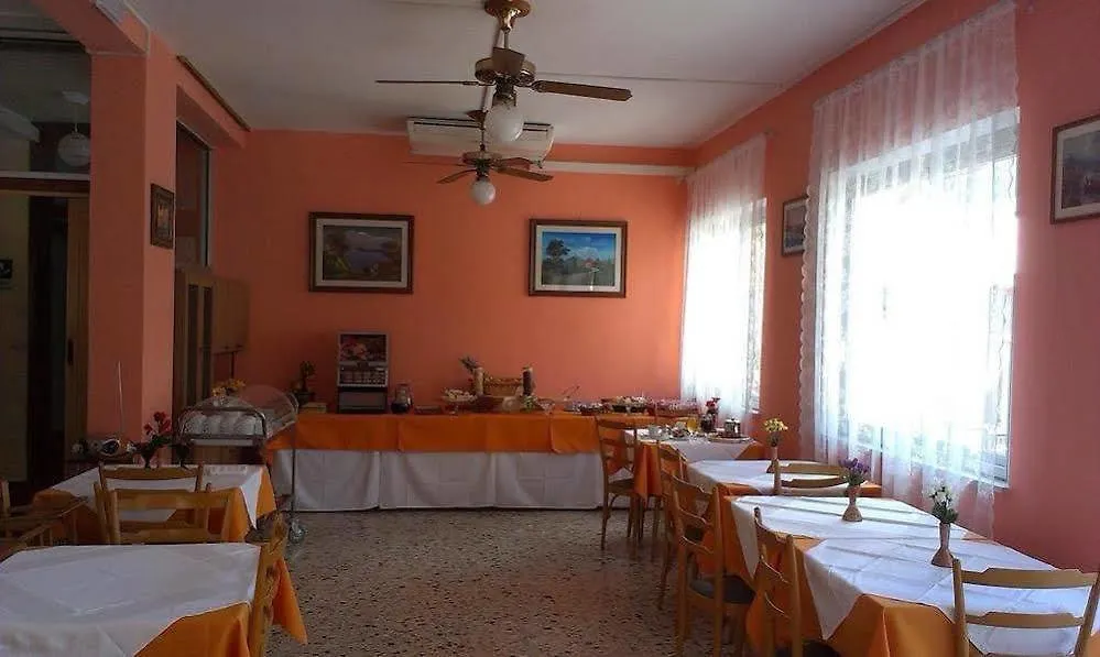 Elsi Hotel-1