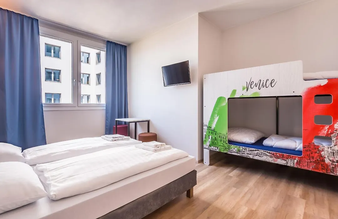 A&O Hostel Venezia Mestre-1