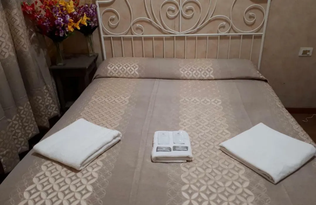Renting Rooms-1