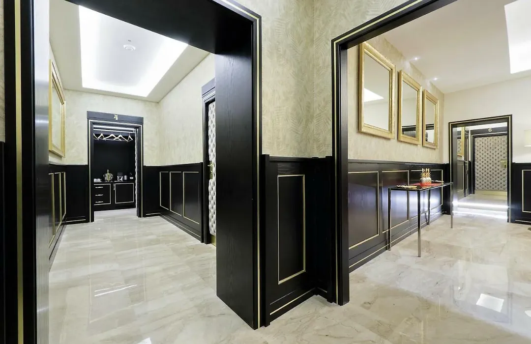 Spanish Diamond Luxury Suites & Jacuzzi-1