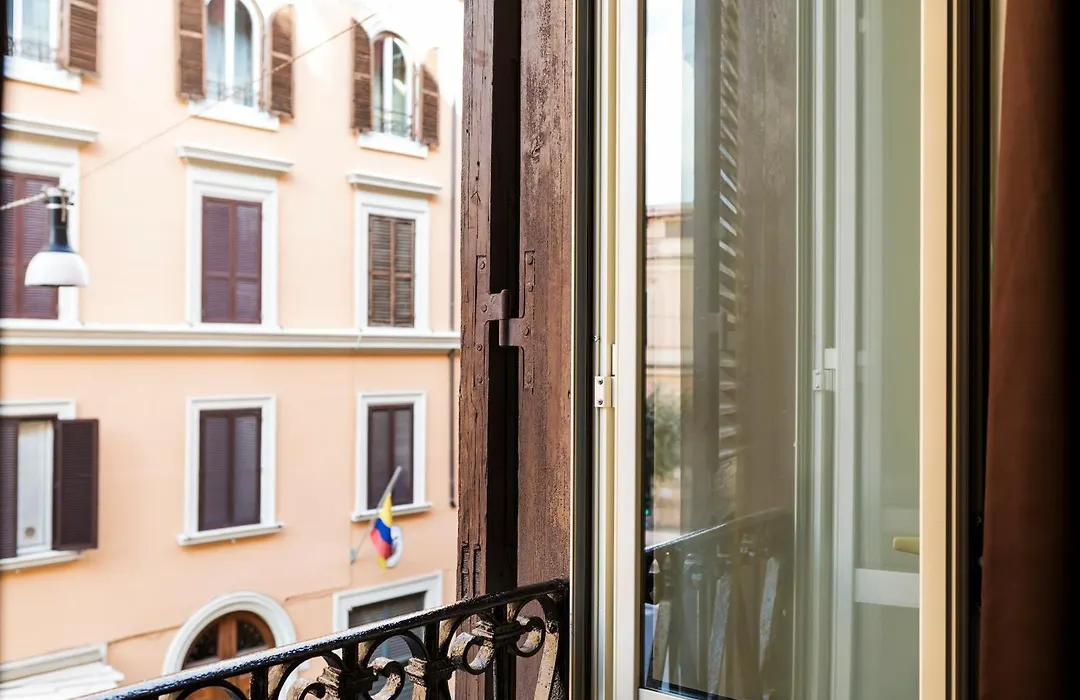 Lahouse Rome By Premium Suites Collection-1