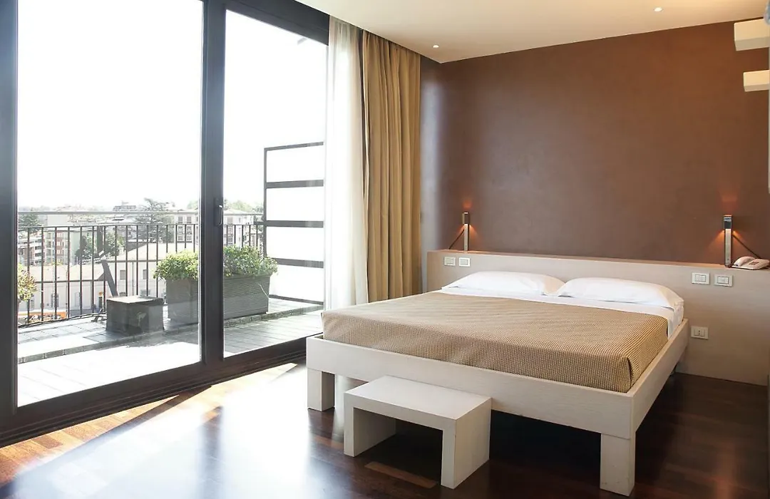 City Hotel-1