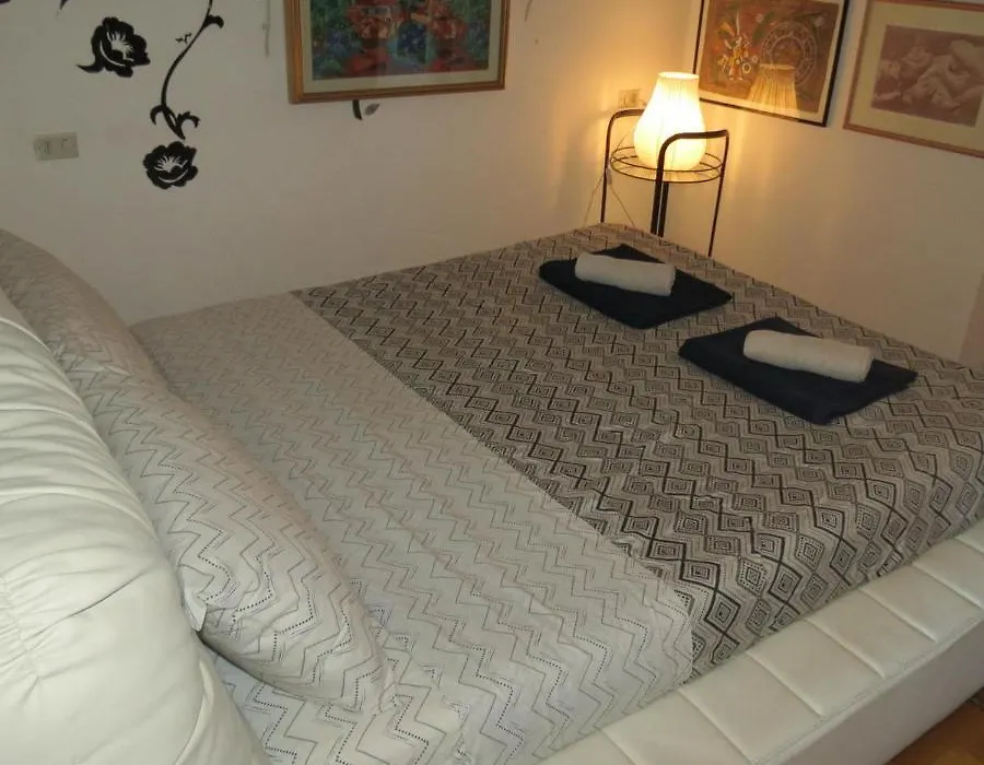 Bergamo Center Nice Room-1
