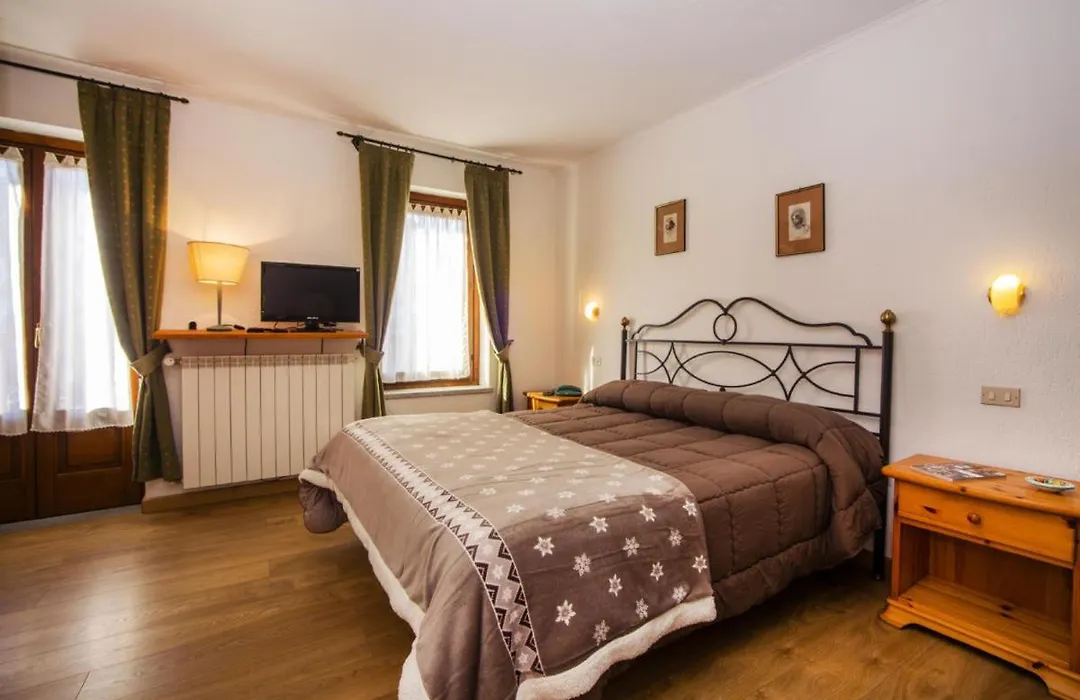 Hotel Chalet Joli-1