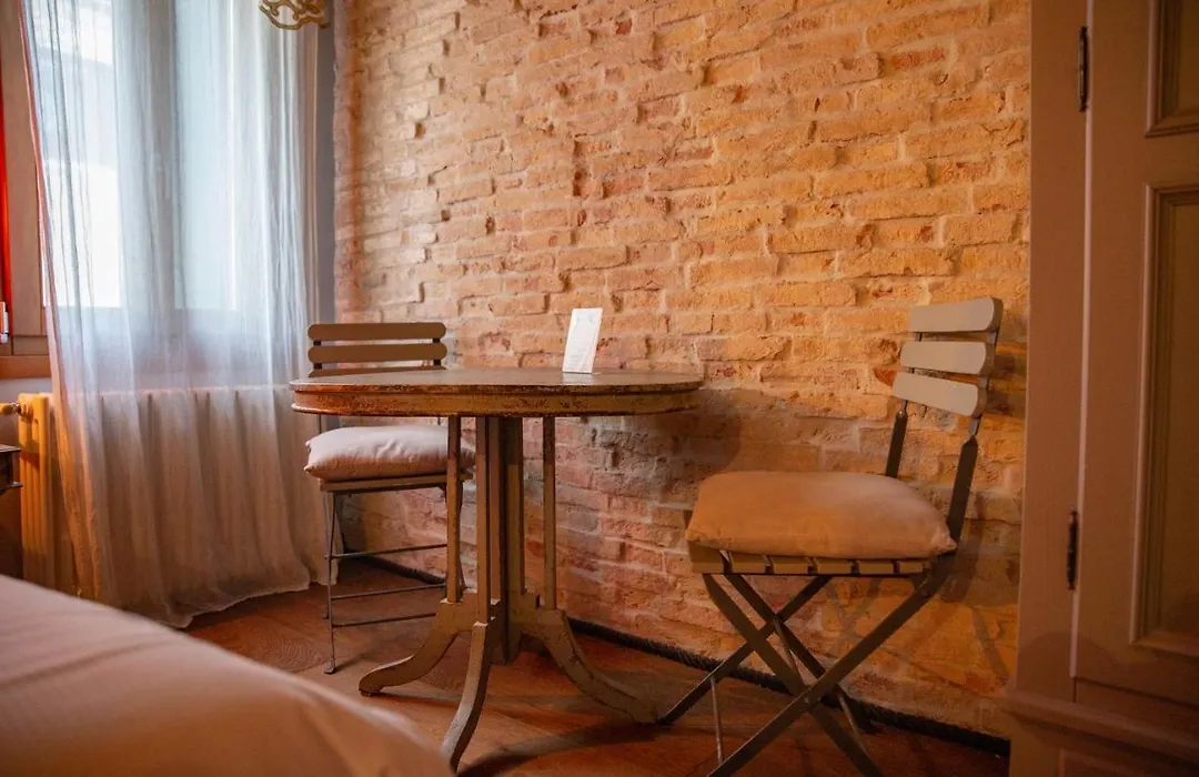 Rosso Charm B&B-1