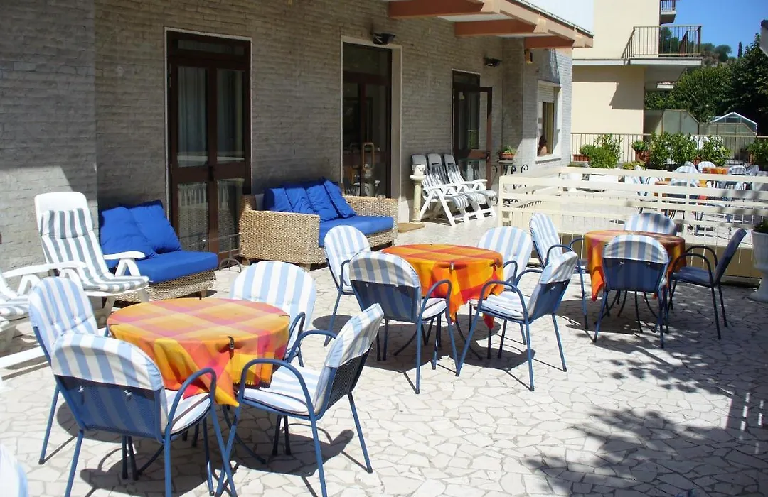 Hotel Gloria-1