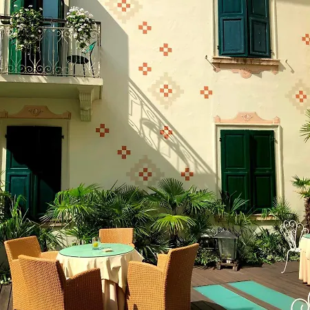 Sembenini Palace-2