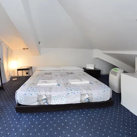 Central Bed 1-3