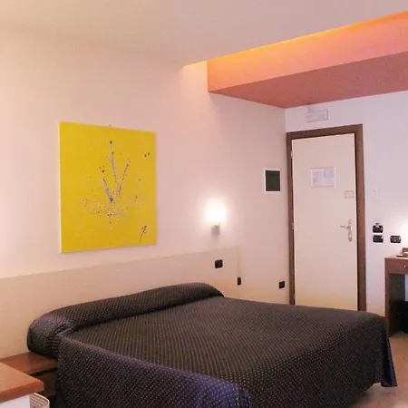 Hotel Oasi-3