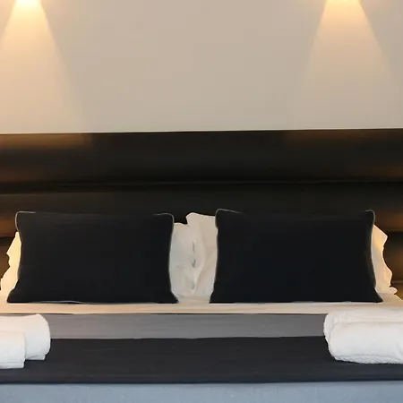 Little Rose Lodge-3