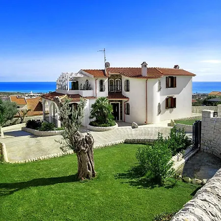 Villa Domus Petraianca-2