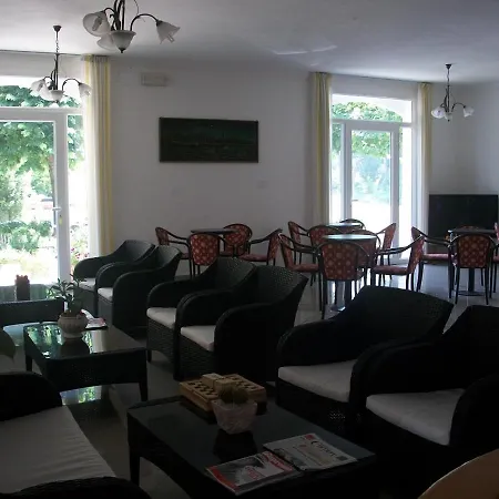 Hotel Liliana-3