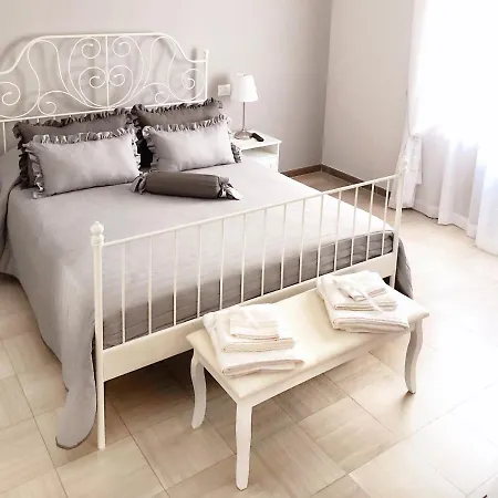 Sunny Rooms-3