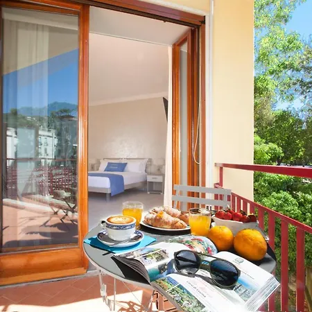 Torna A Surriento Suites-3