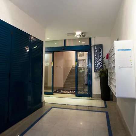Lacroma Aparthotel-2
