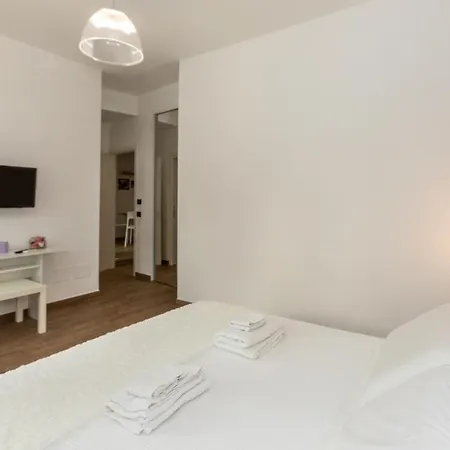 Comfy Vatican Suite-2
