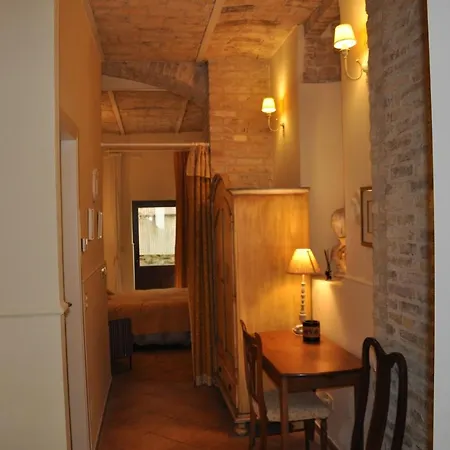 Bed And Breakfast Piazza Mercato-2