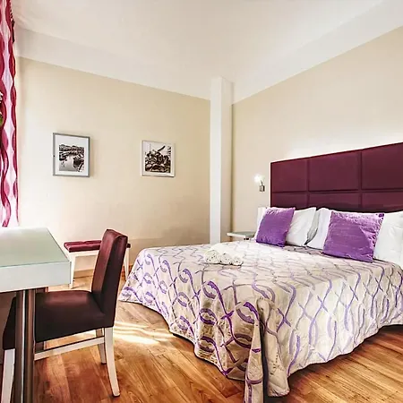 Hotel Royal-Spiaggia-2
