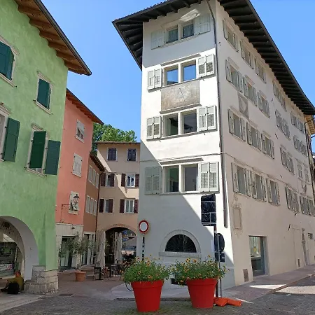 Le Meridiane Luxury Rooms In Trento-3