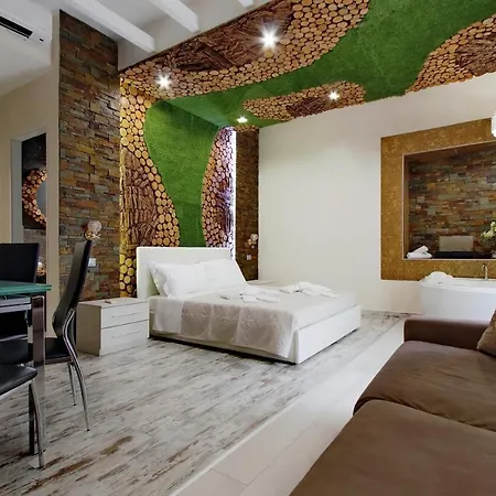 Suite Paradise Rome Guest Rooms-2