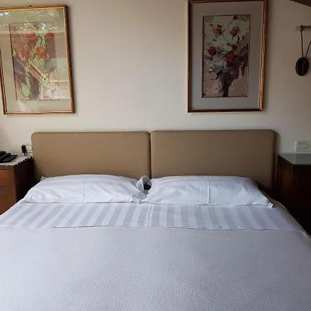 Al Melograno - Room & Breakfast-2