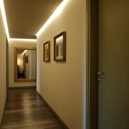 Avenue Rooms-2