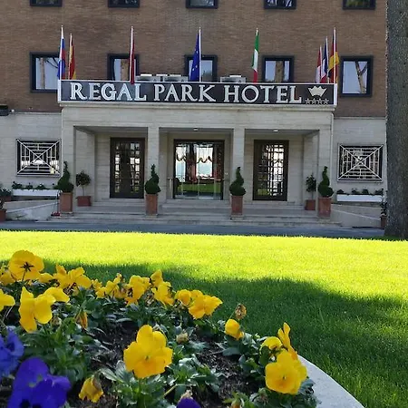 Regal Park Hotel-3