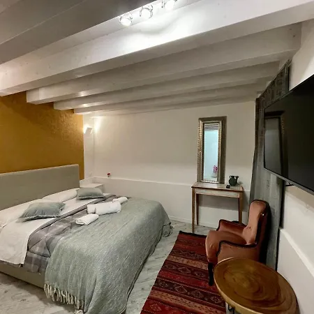 Hayez Rooms-3