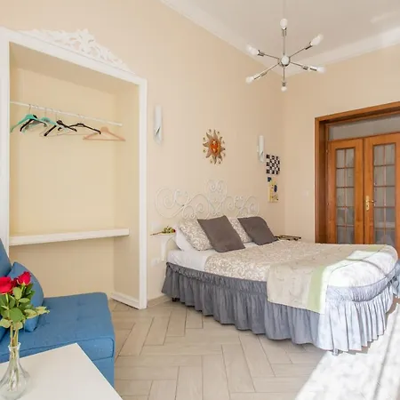 Residence Appartamenti Santa Teresa A Chiaia-2