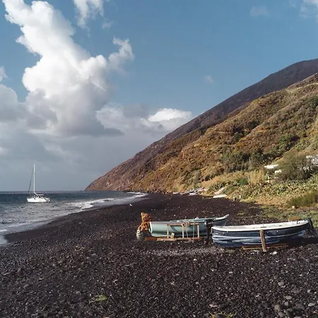 Stromboli Suite Apartment With Terrace Volcano & Sea View-3