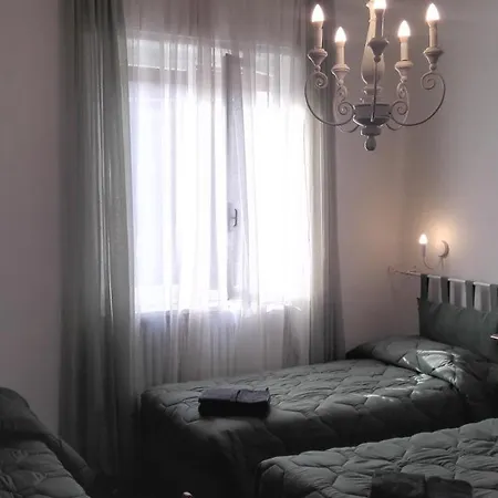 Minihouselarissa Diverona-2