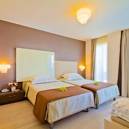 Majestic Beach Hotel & Wellness-2