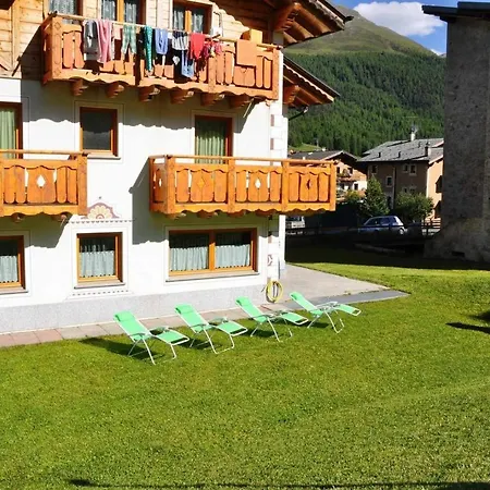 Alpen Royal By Livigno Accomodation-3