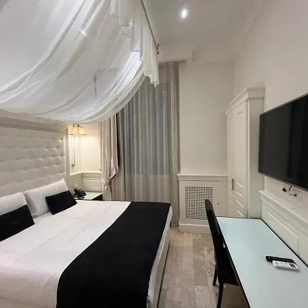Hotel Dei Quiriti Suite-2