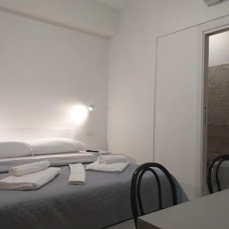 Bernini Affittacamere - Guest House-3