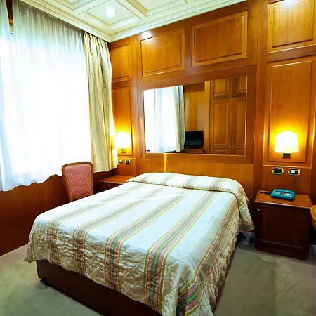 Hotel Dock-2