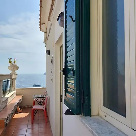 La Stanza Sul Porto Di Amalfi Camera Piccina Piccina Con Bagno Privato E Terrazzino Vista Mare-3
