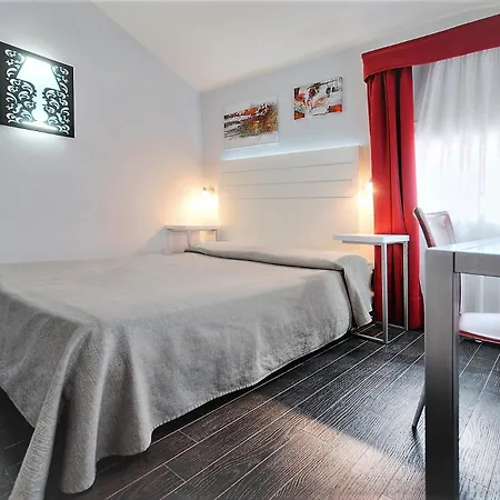 Hotel Aaron-3