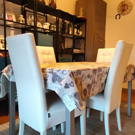 Grey And Withe Room-3