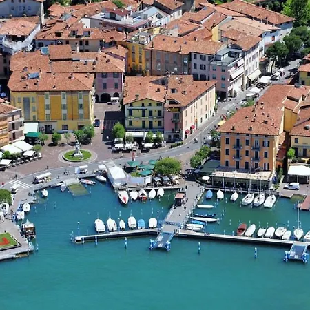 Ambra Hotel - The Only 3 Star Central Lakeside Hotel In Iseo-3