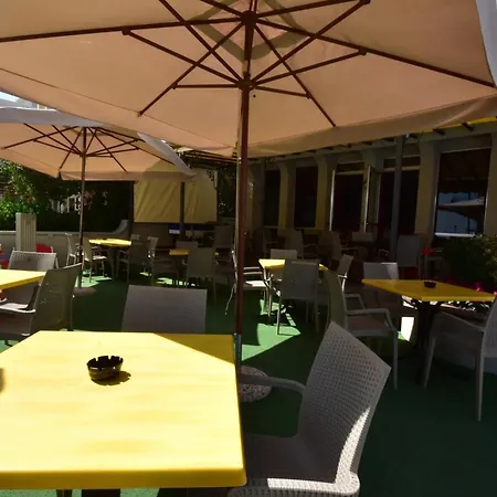 Hotel Mont Blanc-2