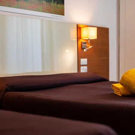 Hotel President-2
