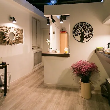Navona First Rooms-3