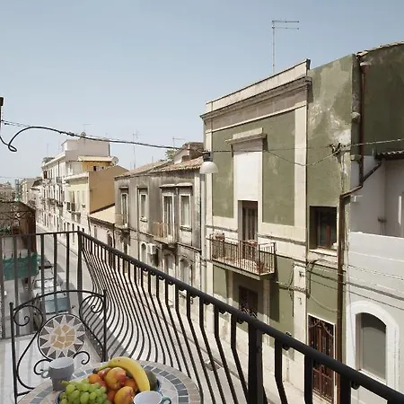 Le Bain Suite - Accanto Al Mare Vicinissima A Ortigia E Al Teatro-3
